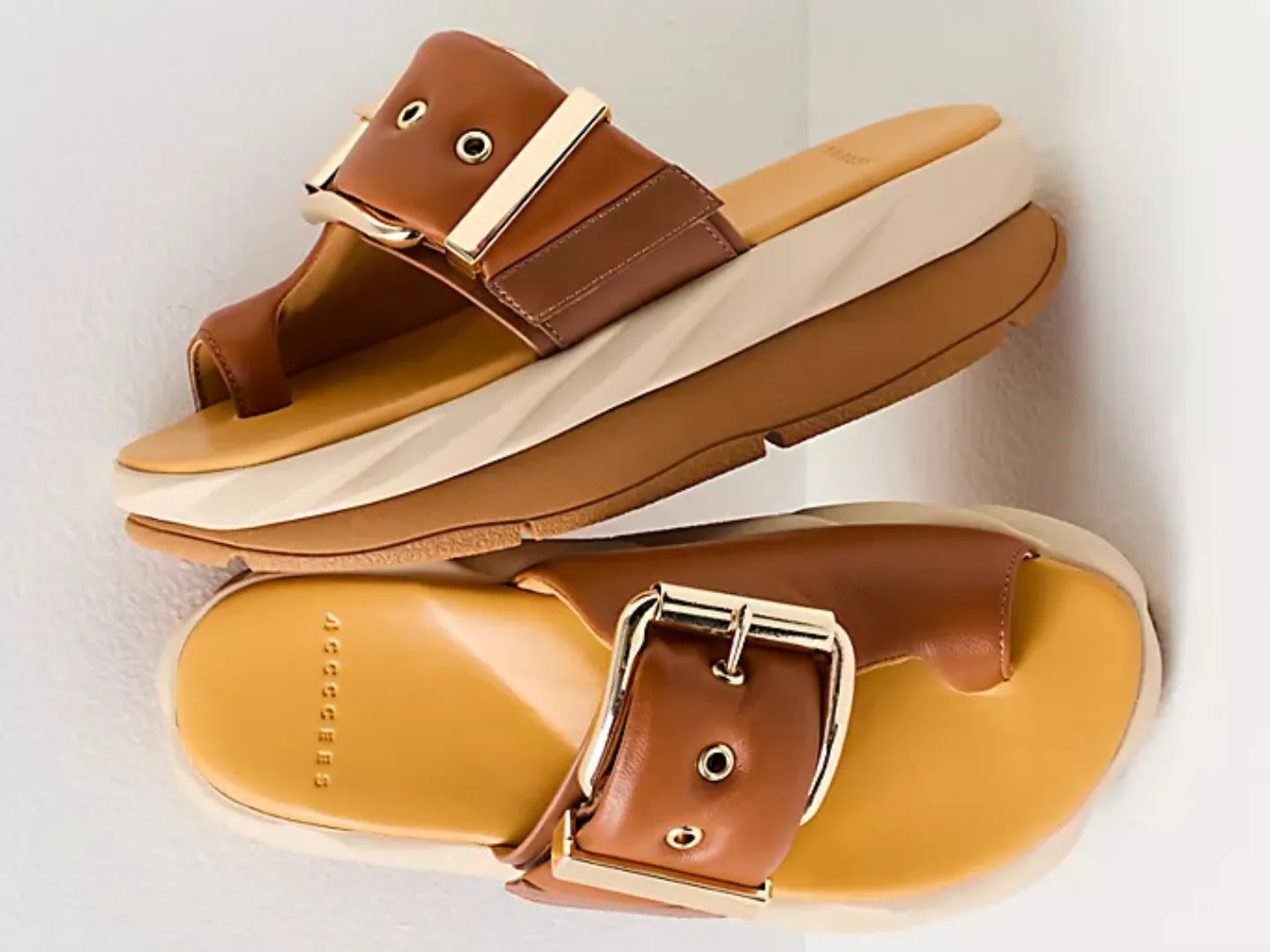 4CCCCEES: Mellow Glow in Brown
