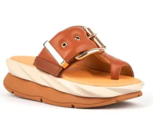 4CCCCEES: Mellow Glow in Brown