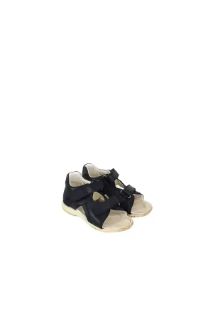 Dolce & Gabbana Sandals 3T (EU 24)