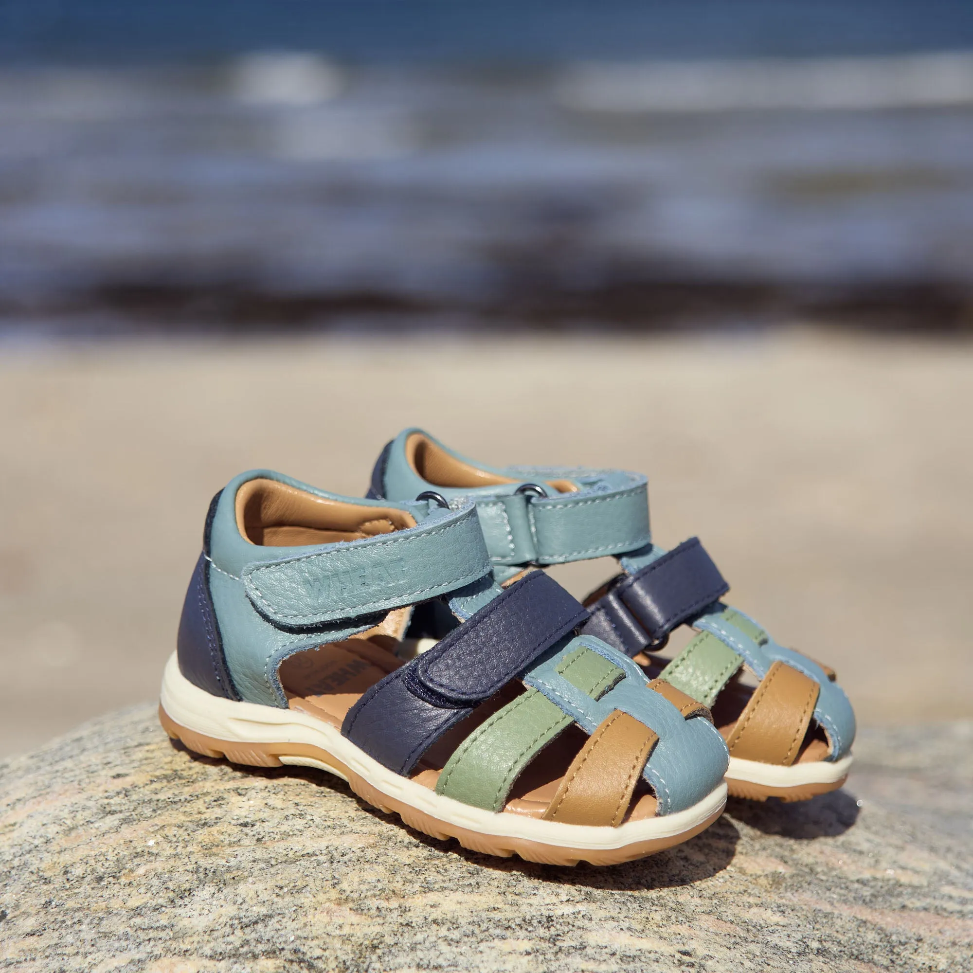 Sandal Frei - stormy sea